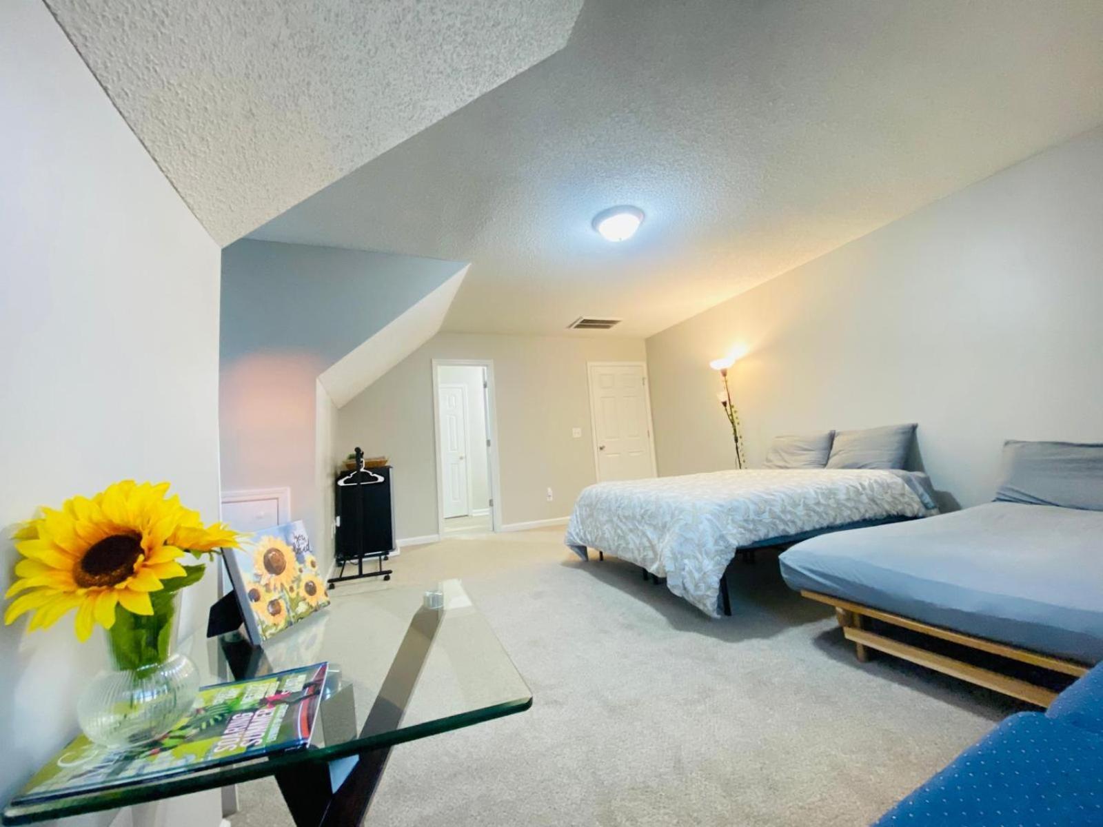 Private Room & Bathroom Close To Downtown Ρόλι Εξωτερικό φωτογραφία